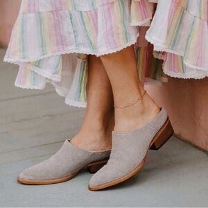 Tecovas Women's Taupe Suede Mule Clogs